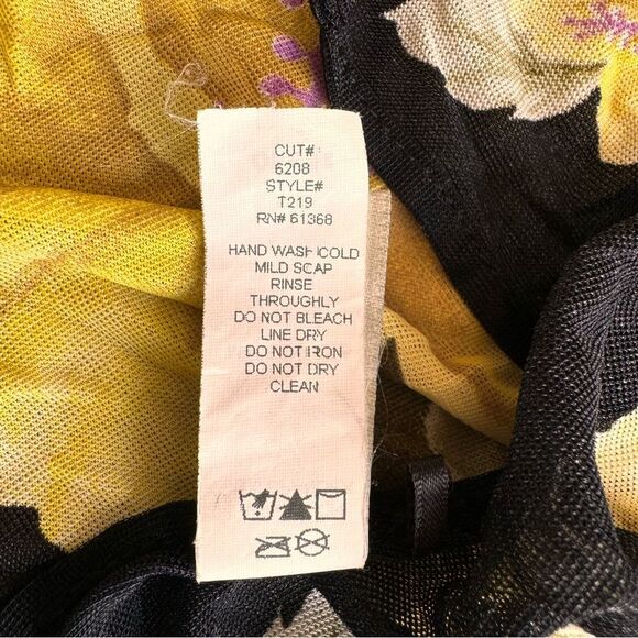 Tommy Bahama Women's Yellow Hibiscus Floral Scarf Wrap Rectangular Vintage - Picture 6 of 7